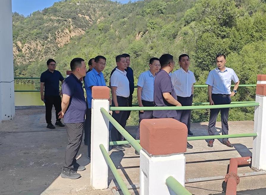 /ueditor/image/20240814/1723628785498665/90c49cc9d2f138697f20f4020b30d811.jpg 水利水电工程集团:集团领导赴王瑶水库扩容工程一线“送清凉”.jpg2.jpg